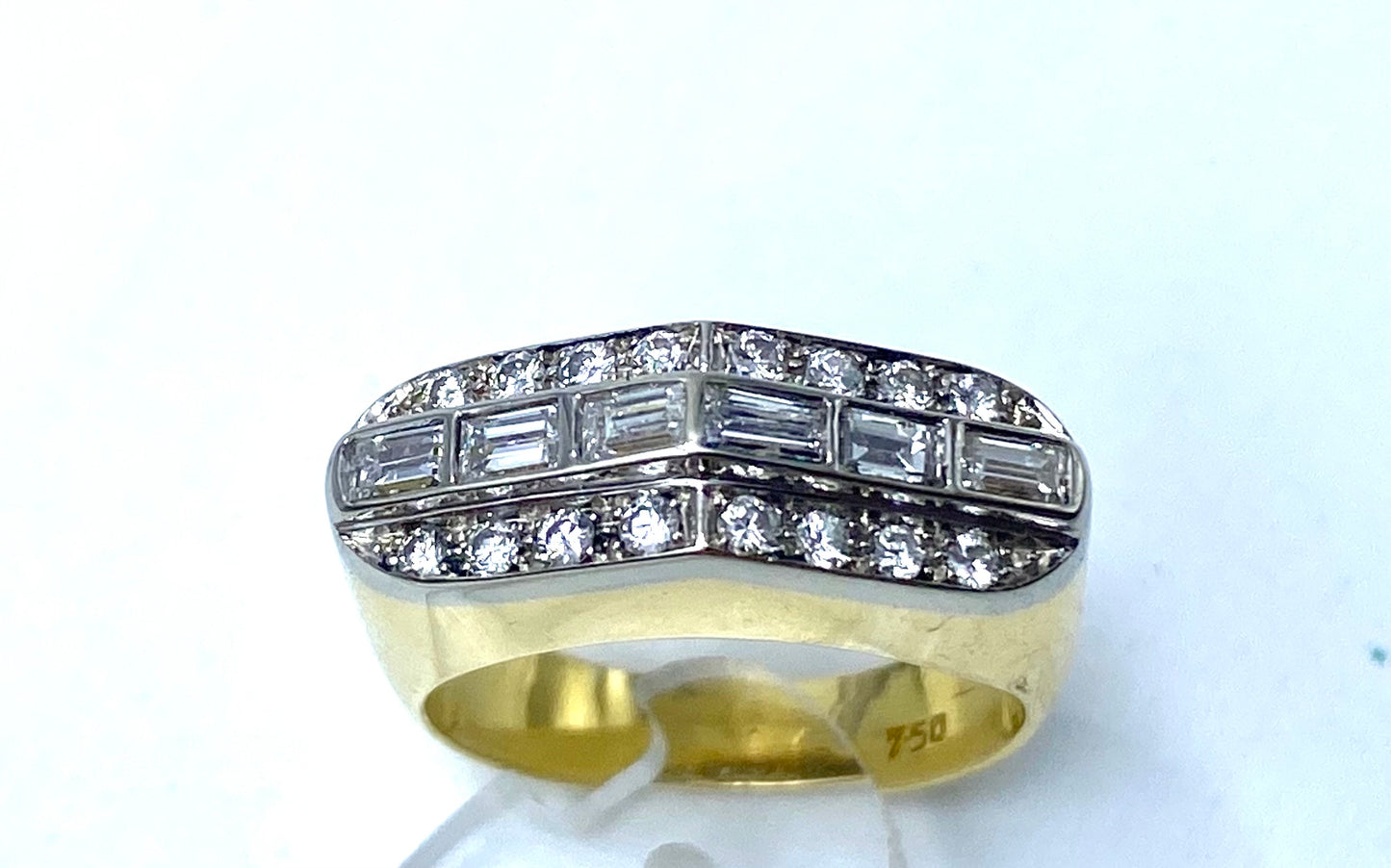 Italian-made bridge ring from the late 70s