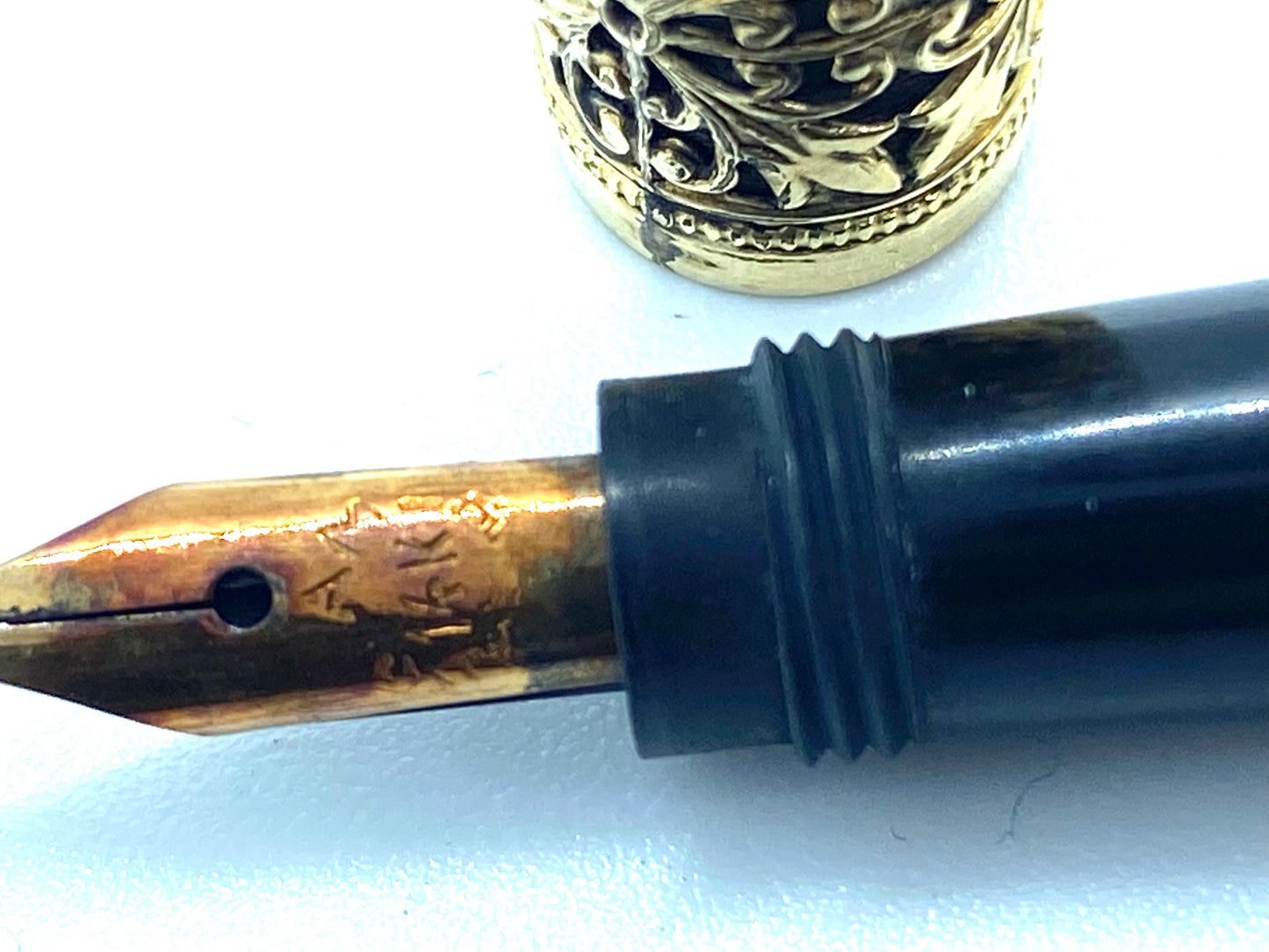 Spezial gold fountain pen