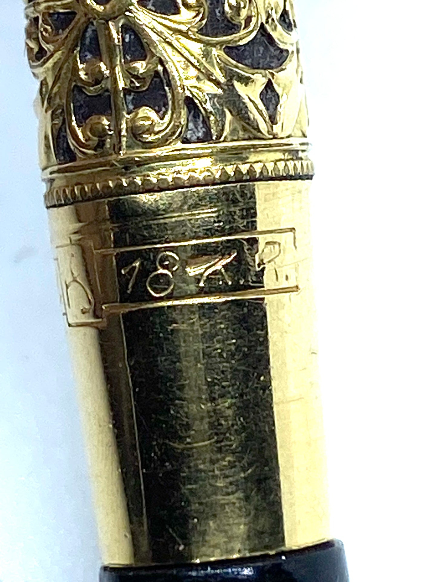 Special gold fountain pen