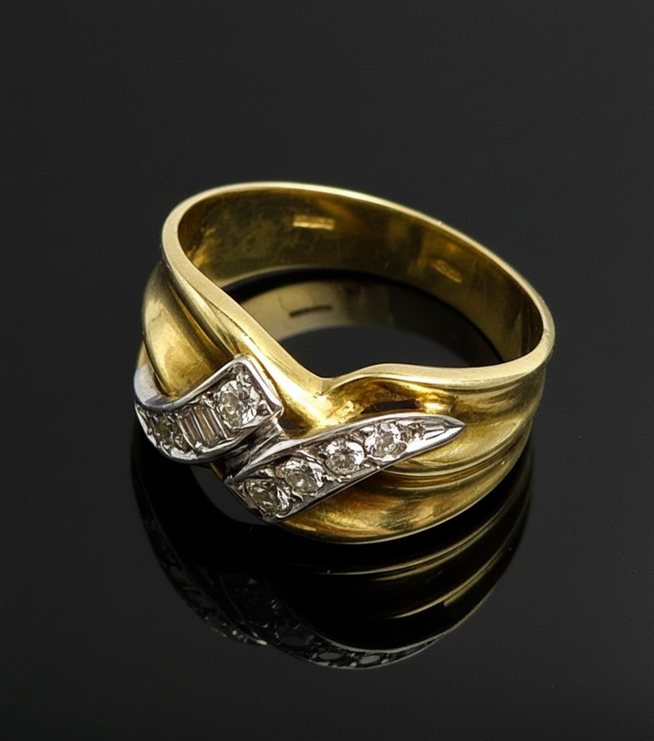 Anello da Mignolo Italiano, in Oro Giallo e Diamanti
