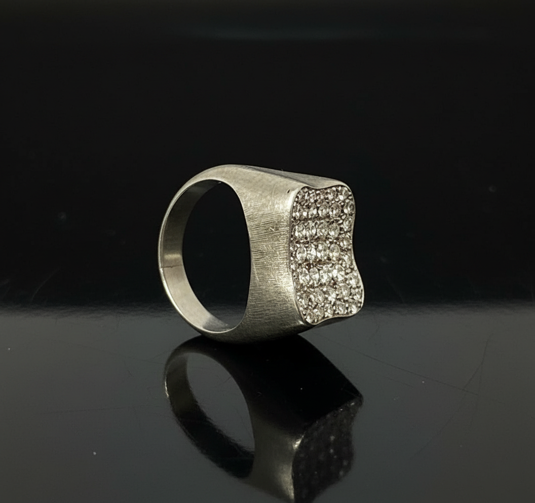 Anello da Mignolo con Diamanti, Anni Sessanta