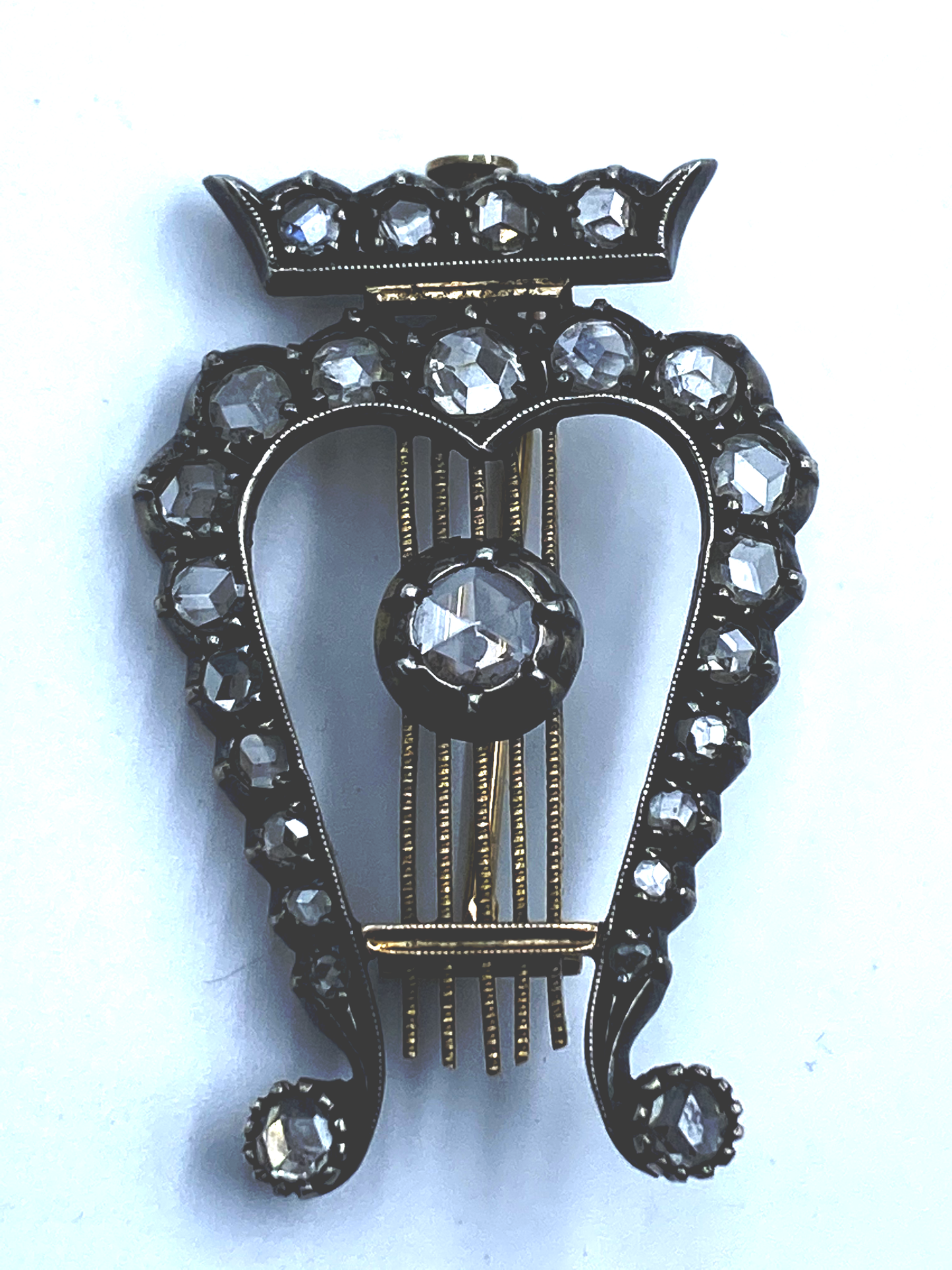 Lyra brooch – Late 19th century