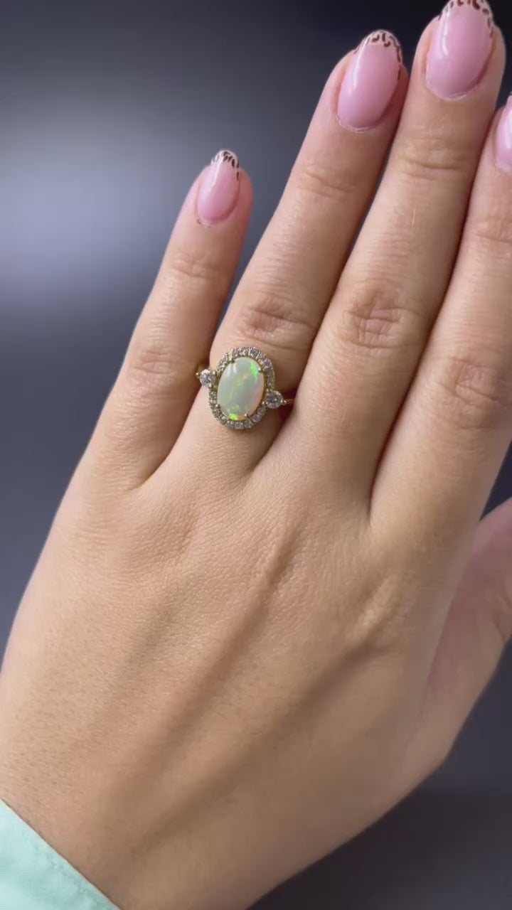 Anello con Opale Arlecchino e Diamanti