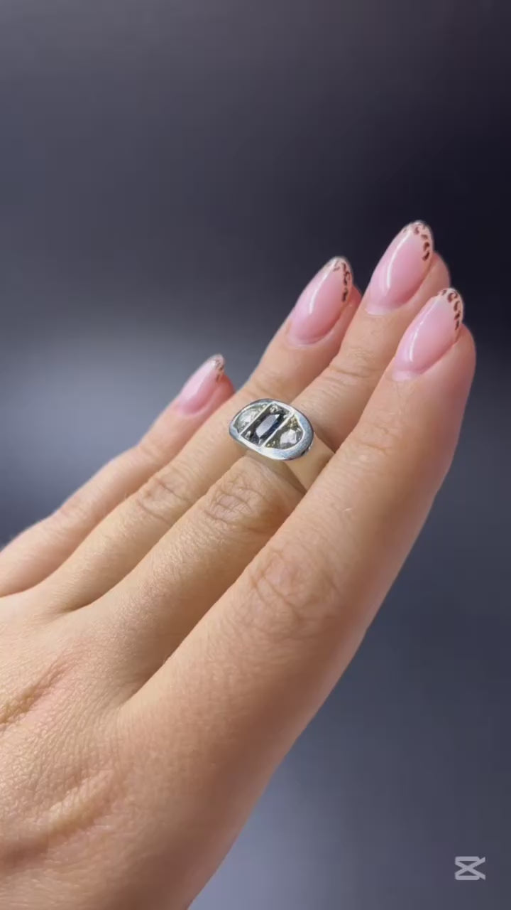 Anello a Ponte con Zaffiro e Diamanti. Primi '900