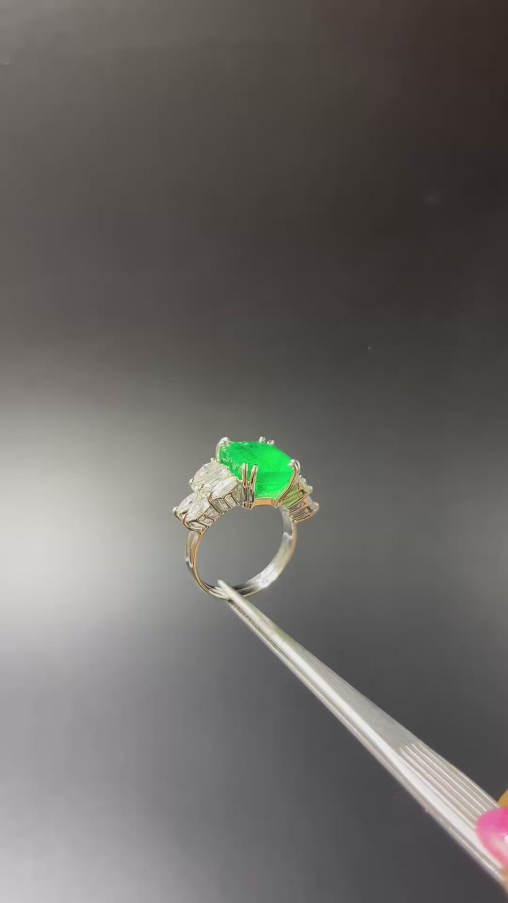 Strepitoso Anello con Smeraldo di Nostra Creazione