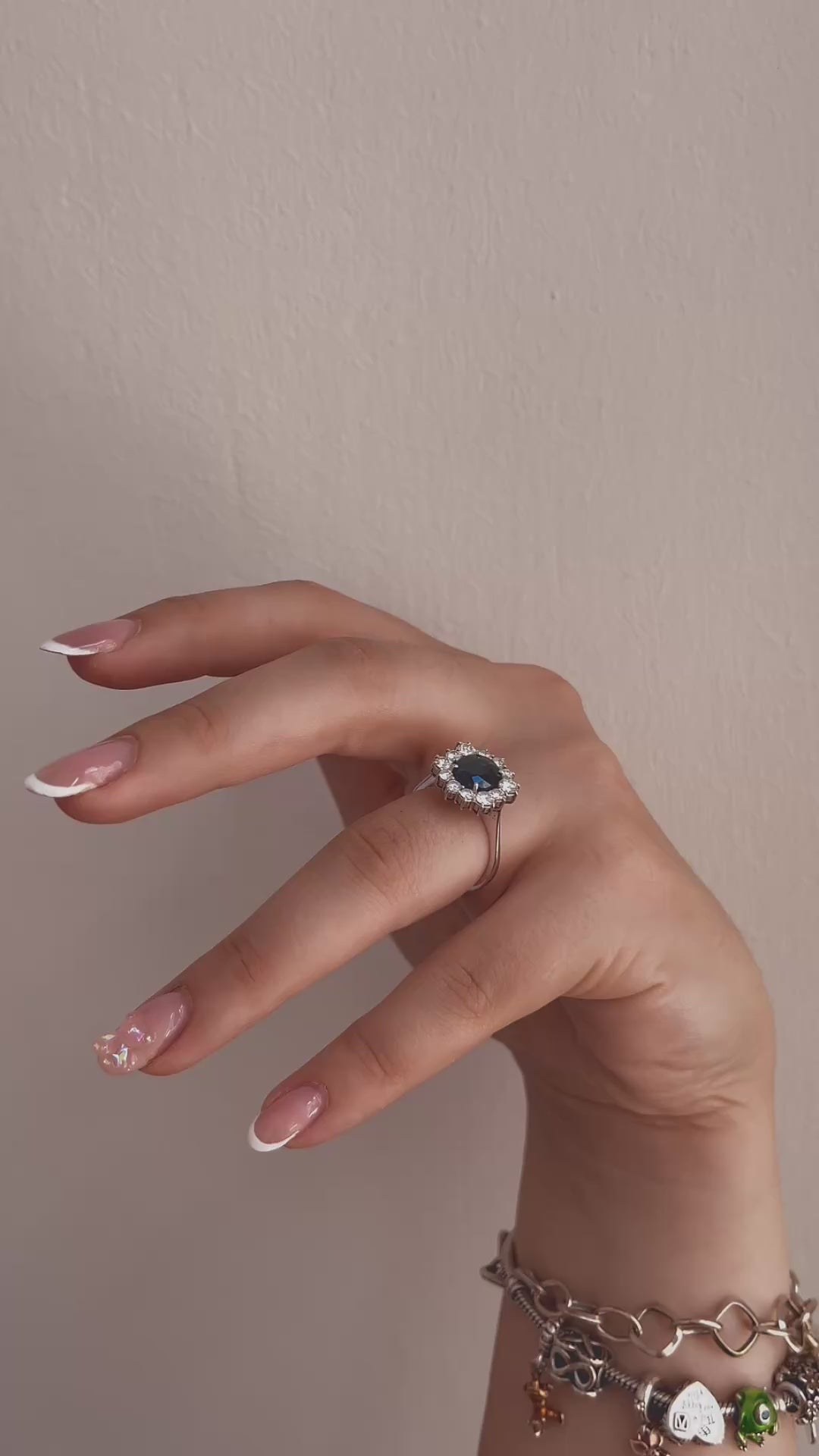 Anello Esagonale a Margherita di Zaffiro