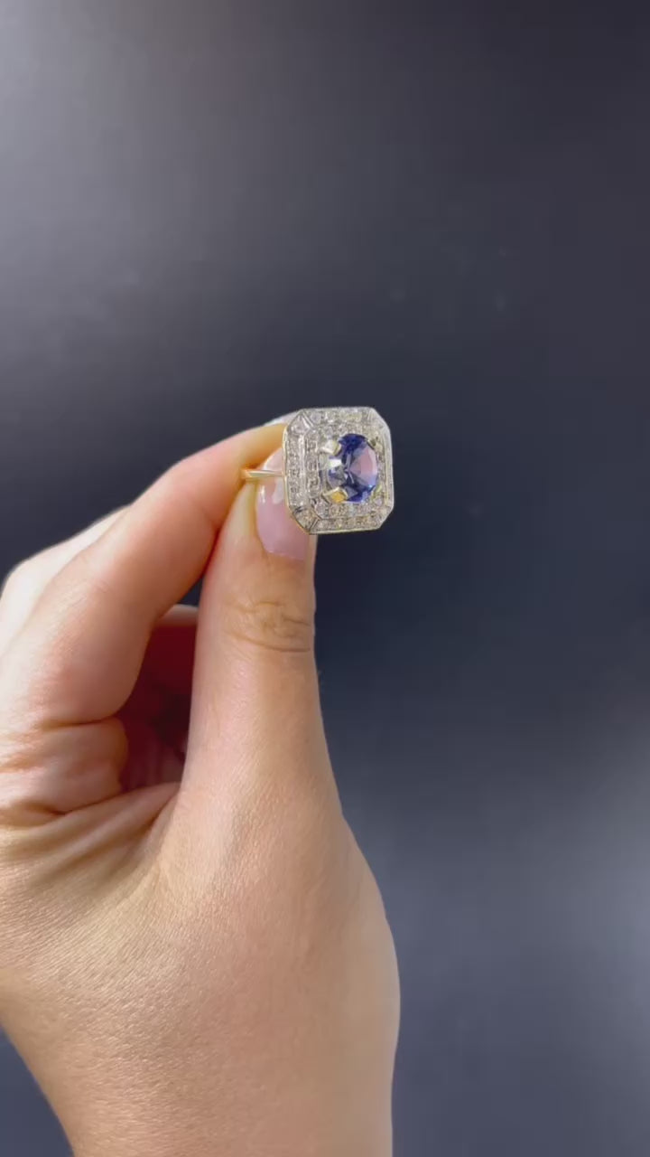 Anello Ottagonale con Zaffiro Verneuil e Diamanti