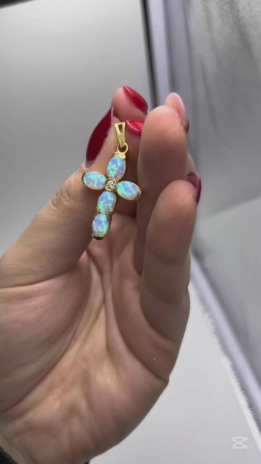 Croce Moderna con Opali Arlecchino