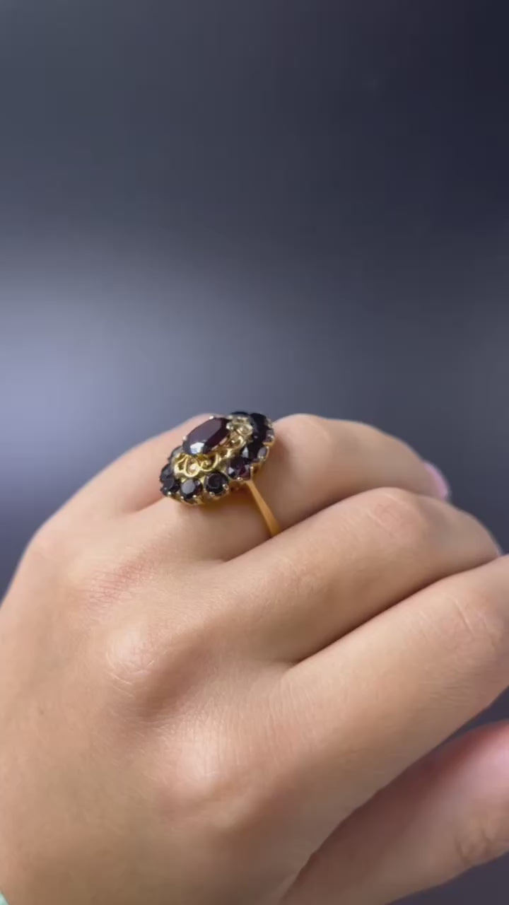 Maestoso Anello con Granato Piropo