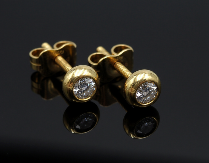 Yellow gold diamond earrings
