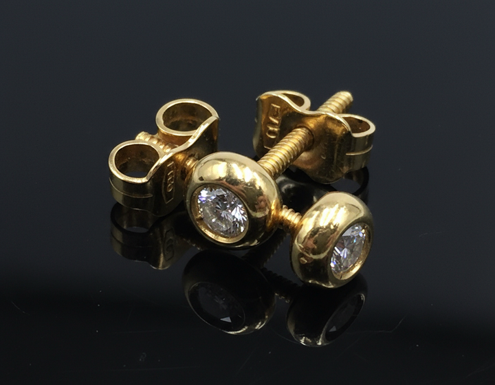 Yellow gold diamond earrings